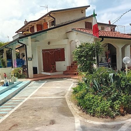 Apartamento Sogno Vacanze Massa  Exterior foto