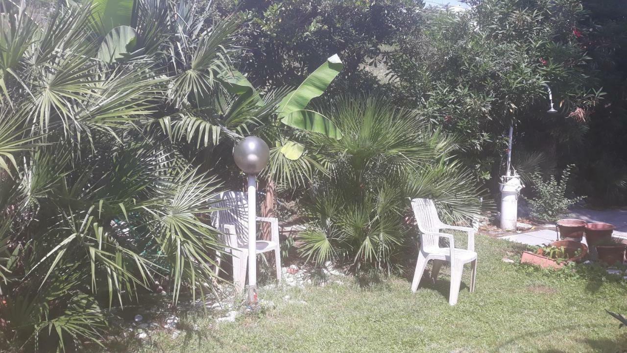 Apartamento Sogno Vacanze Massa  Exterior foto